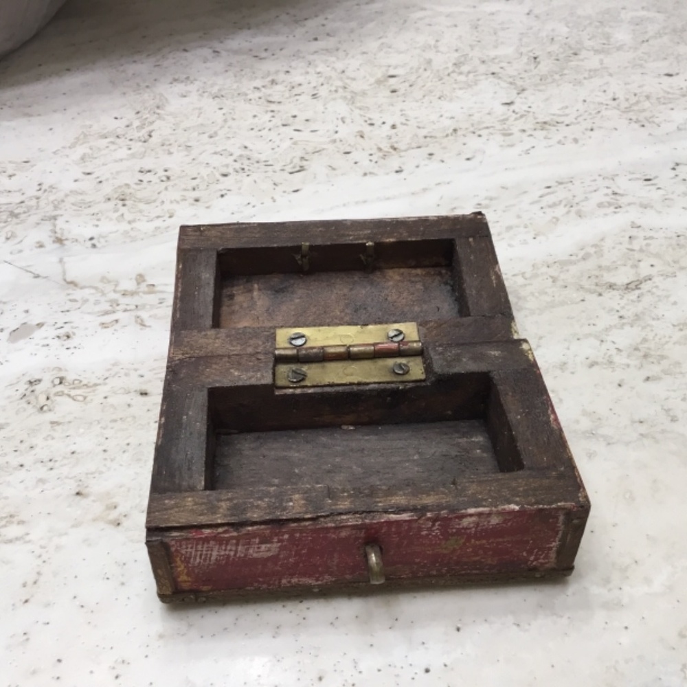 Vintage Miniature Wooden & Brass Treasure Trunk - Picture 2 of 8